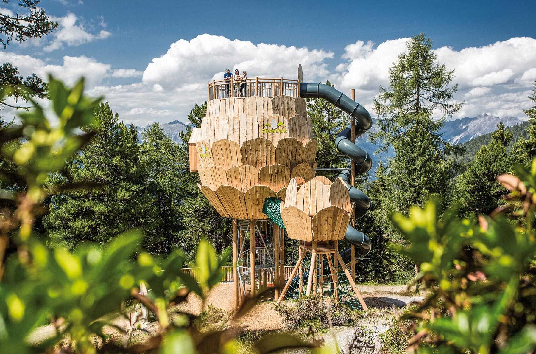 Aussichtsturm im Zirbenpark am Hochzeiger im Pitztal